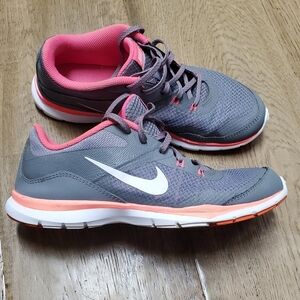 Nike Flex Trainers
